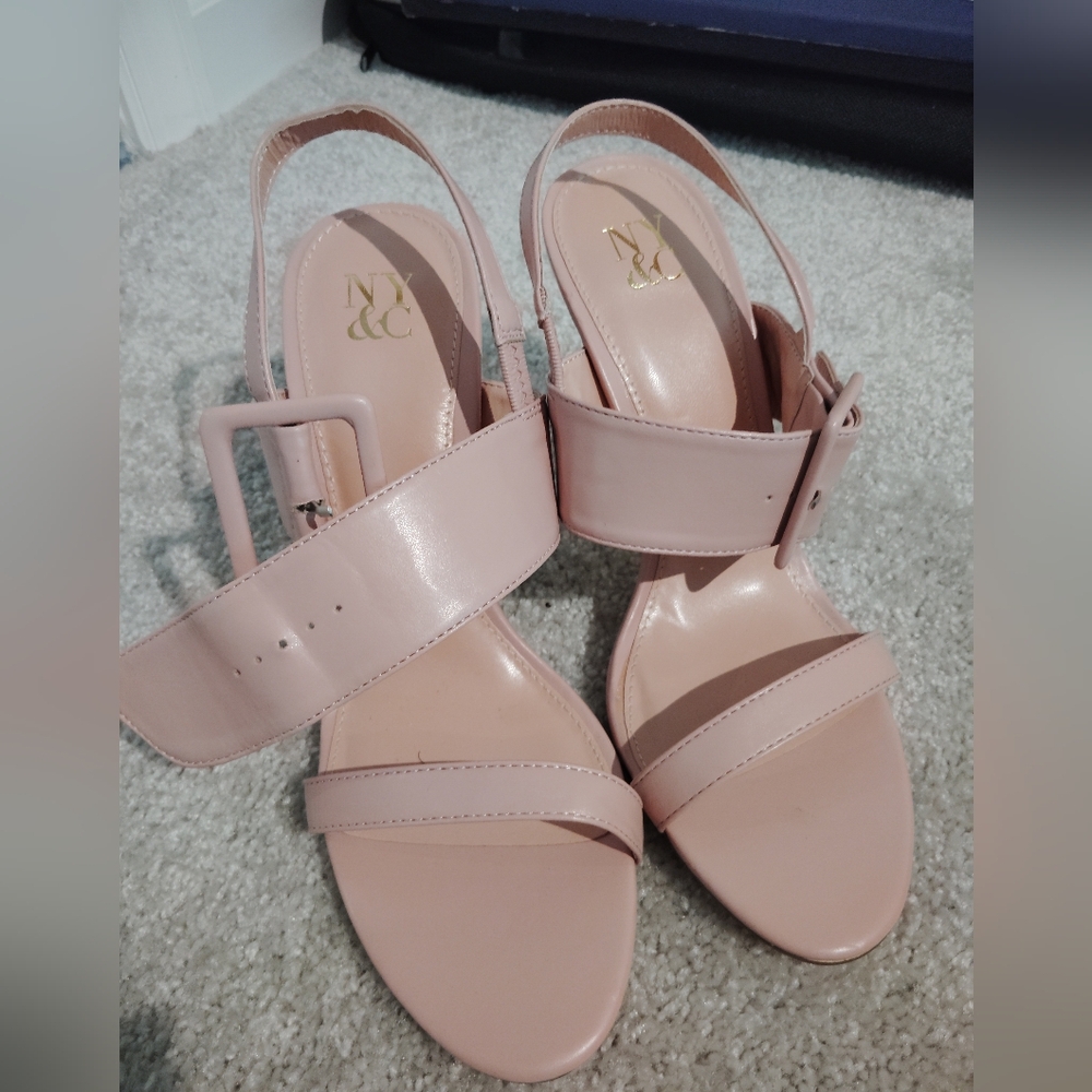 NEW YORK AND COMPANY HEELED SANDAL